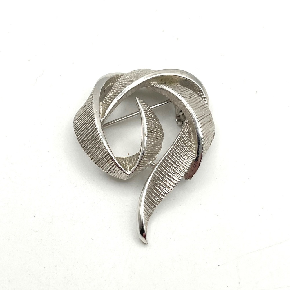 Vintage Silver Tone Abstract Swirl Textured Ribbon Brooch Pin 2 Inch